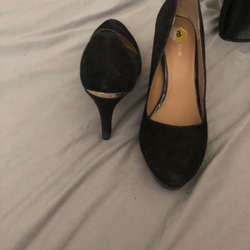 Pumps - Picture 2 of 3